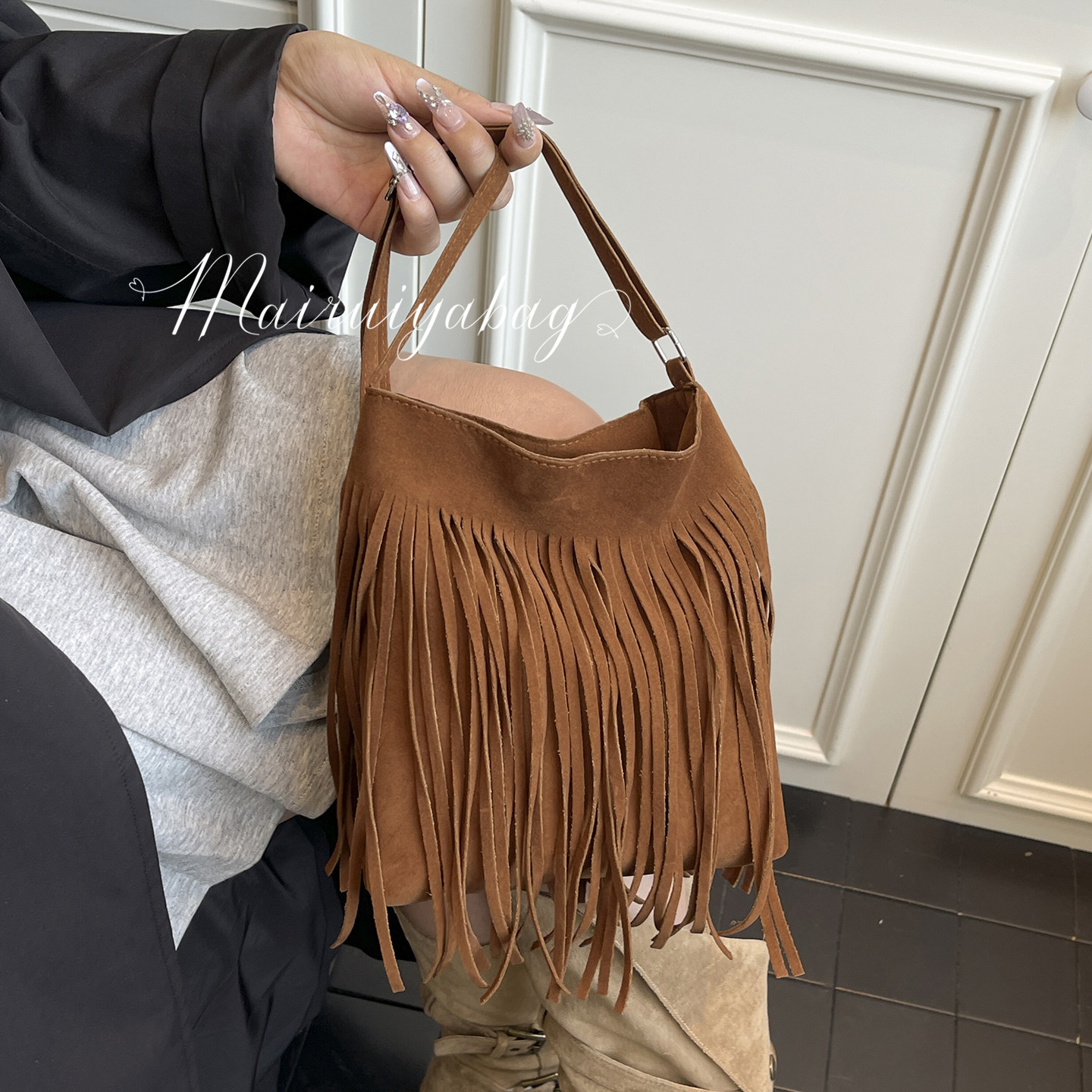 复古流苏美拉德风麂皮绒水桶包