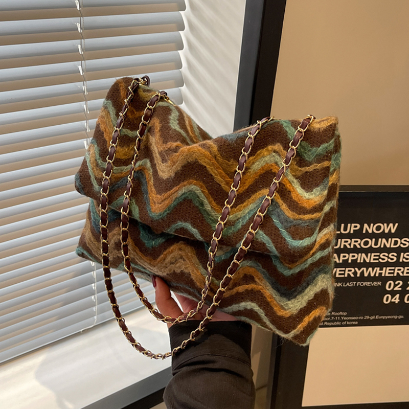 麦瑞雅条纹质感链条信封小方包