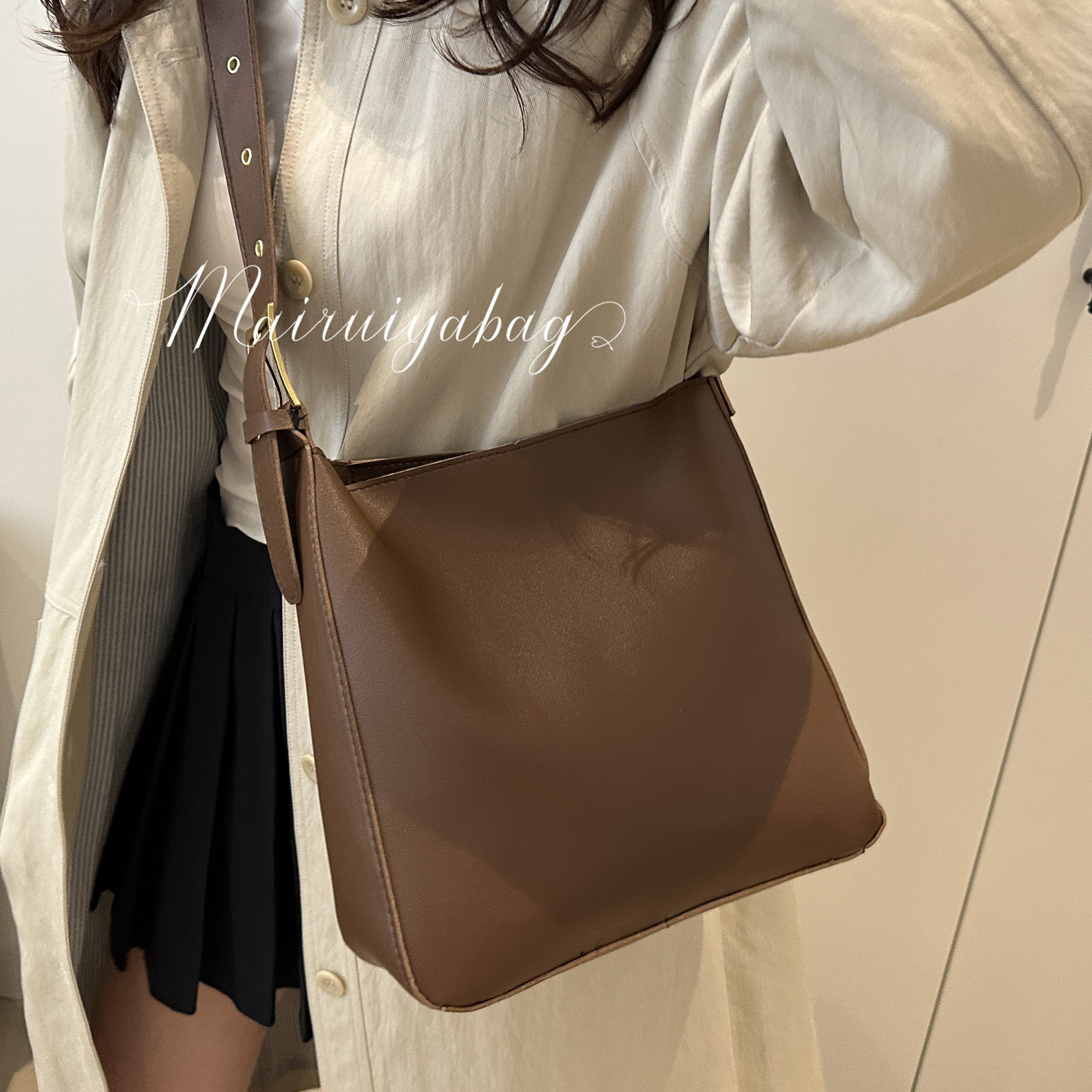 百搭大容量高级感小众托特水桶包