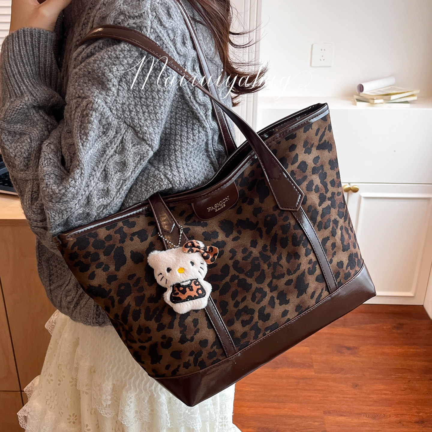 大容量单肩时尚通勤豹纹托特包