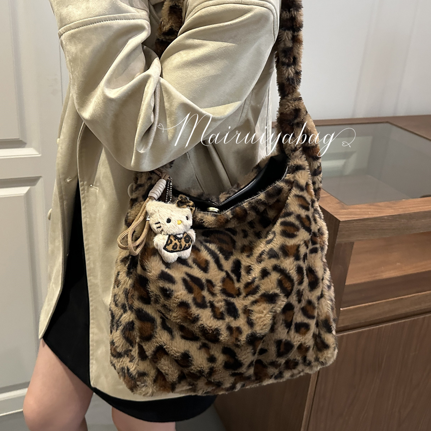 可爱豹纹爱心毛茸茸斜挎托特包