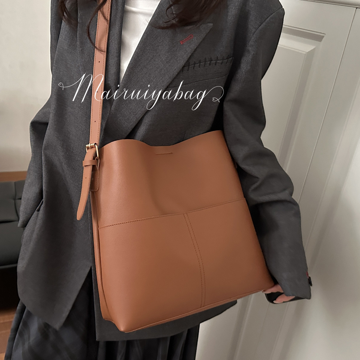 高级感通勤大容量复古水桶托特包