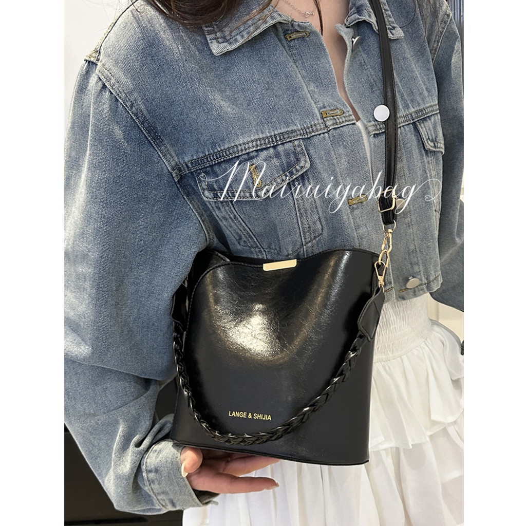 复古小众设计高级质感百搭水桶包