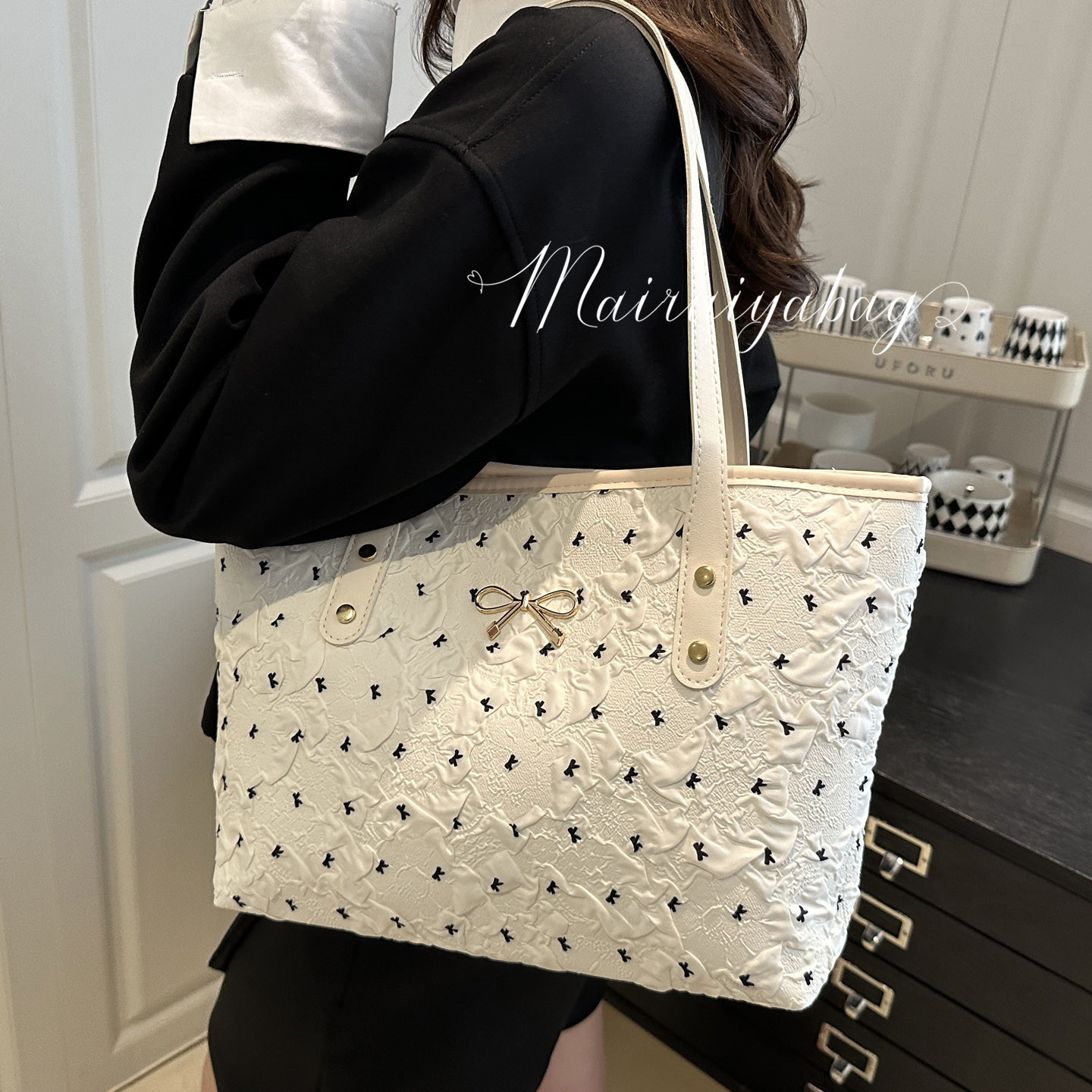 休闲大容量手提外出上班托特包