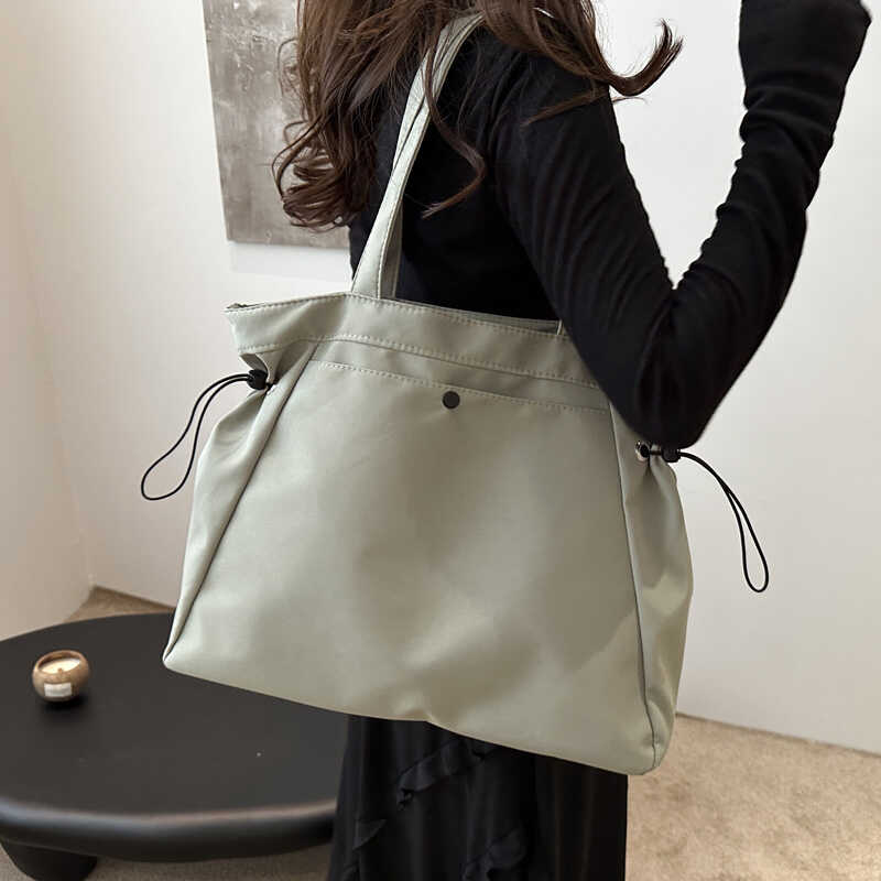 麦瑞雅防水简约通勤百搭托特包