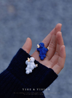 YIHE 原创设计【云褓】治愈系雪山白克莱茵兰蝴蝶情侣陶瓷胸针