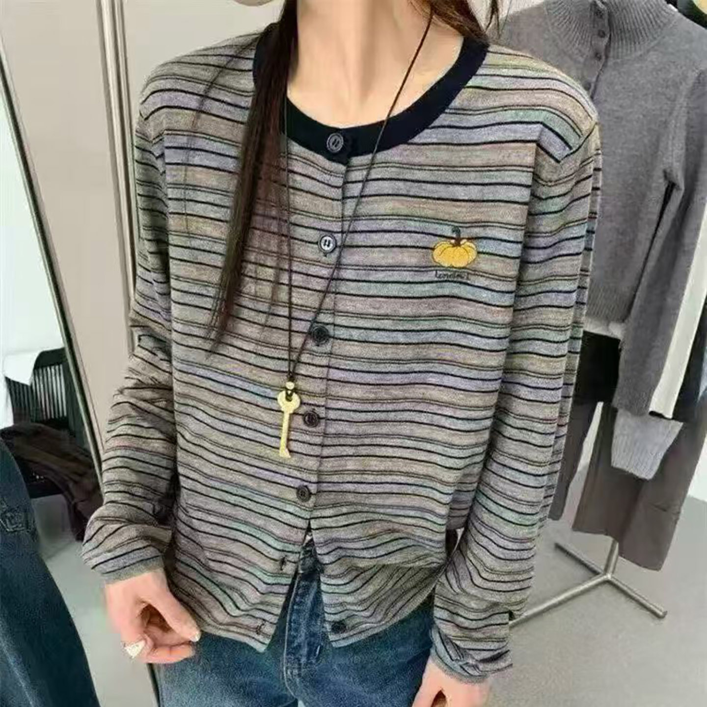 韩系领口撞色条纹羊毛针织开衫