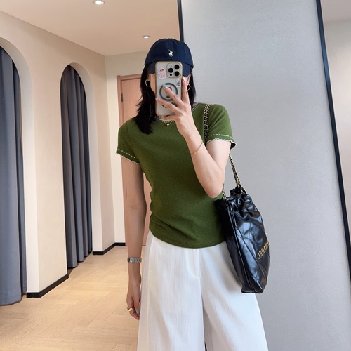 WTHEONE超显白显瘦森林绿撞色刺绣圆领短袖弹力修身T恤女2026夏新