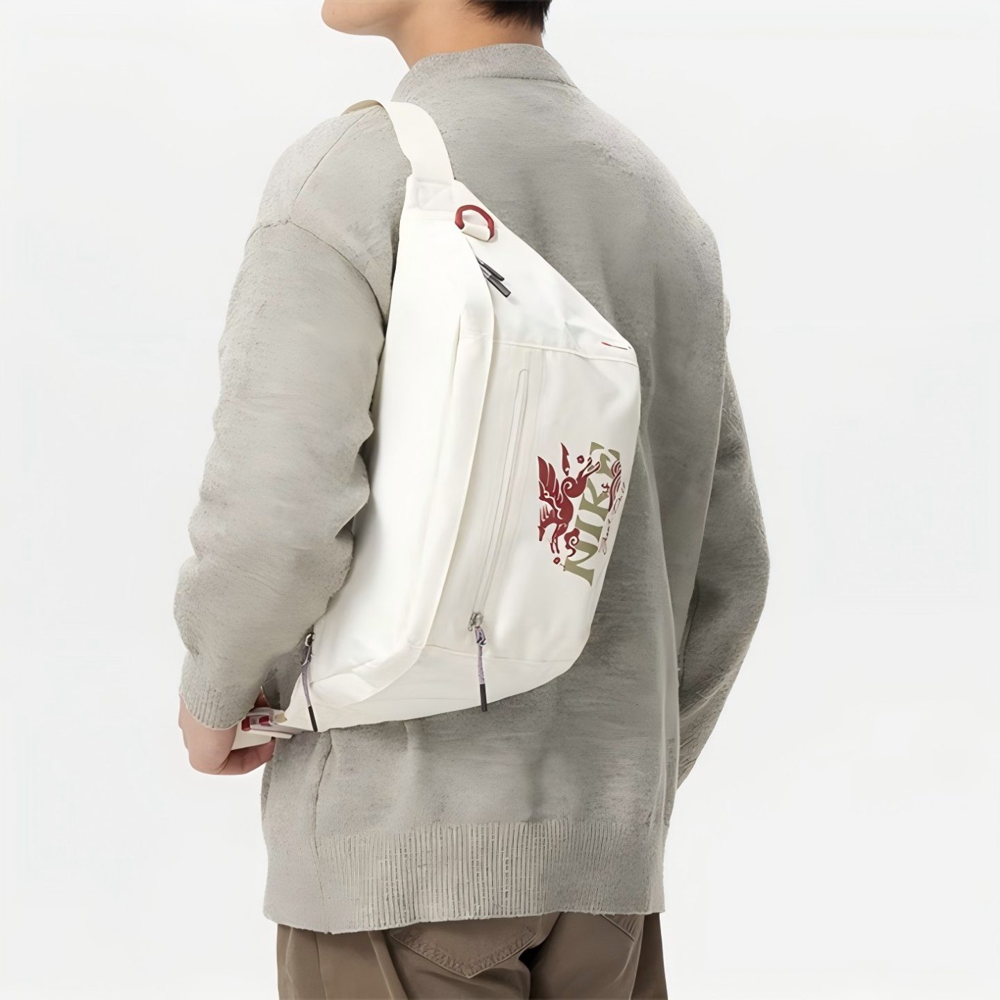 斜挎包IQ0978-133耐克Nike单肩胸包大腰包马年脱缰系列新款男女款