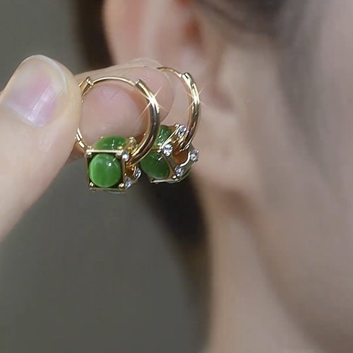 时来运转绿色猫眼石方块耳扣