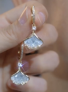 蓝色银杏叶耳坠高级感轻奢耳环女小众设计秋冬耳饰2024新款