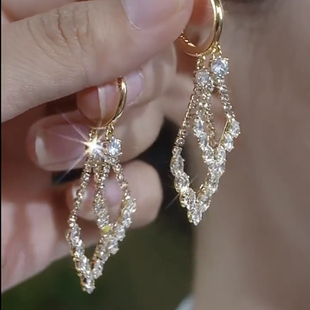 超闪时尚百搭锆石耳环质感灵动扇形耳饰耳坠女气质小众设计新款潮