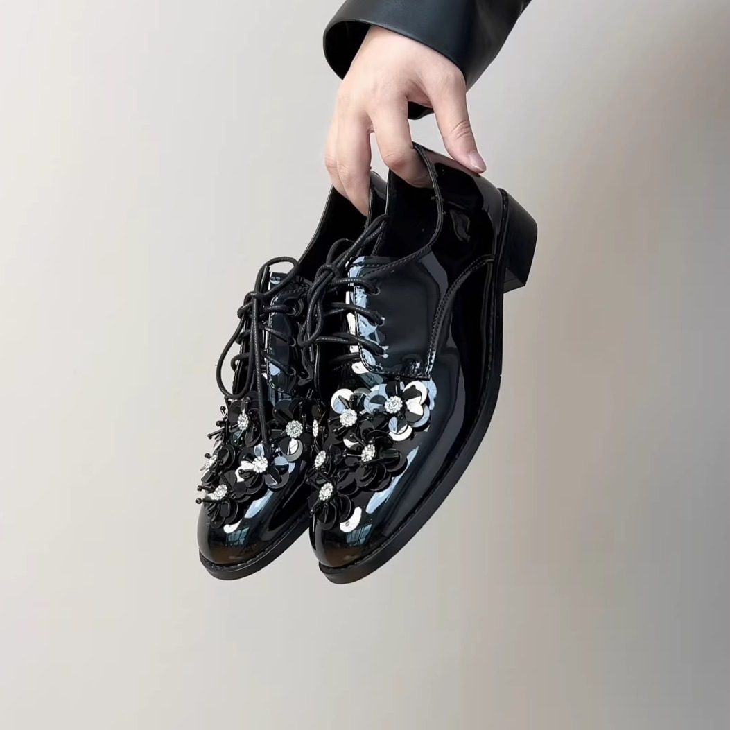 RubyL/2.5cm小众花朵绑带粗跟漆皮百搭英伦复古风一脚蹬乐福鞋,女鞋,乐福鞋（豆豆鞋）,淘宝优惠券,粉丝福利购,淘宝优惠卷