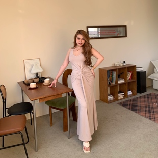 无尽夏 吊带包臀连衣裙G055 气质褶皱设计微胖收腰遮肉显瘦修身