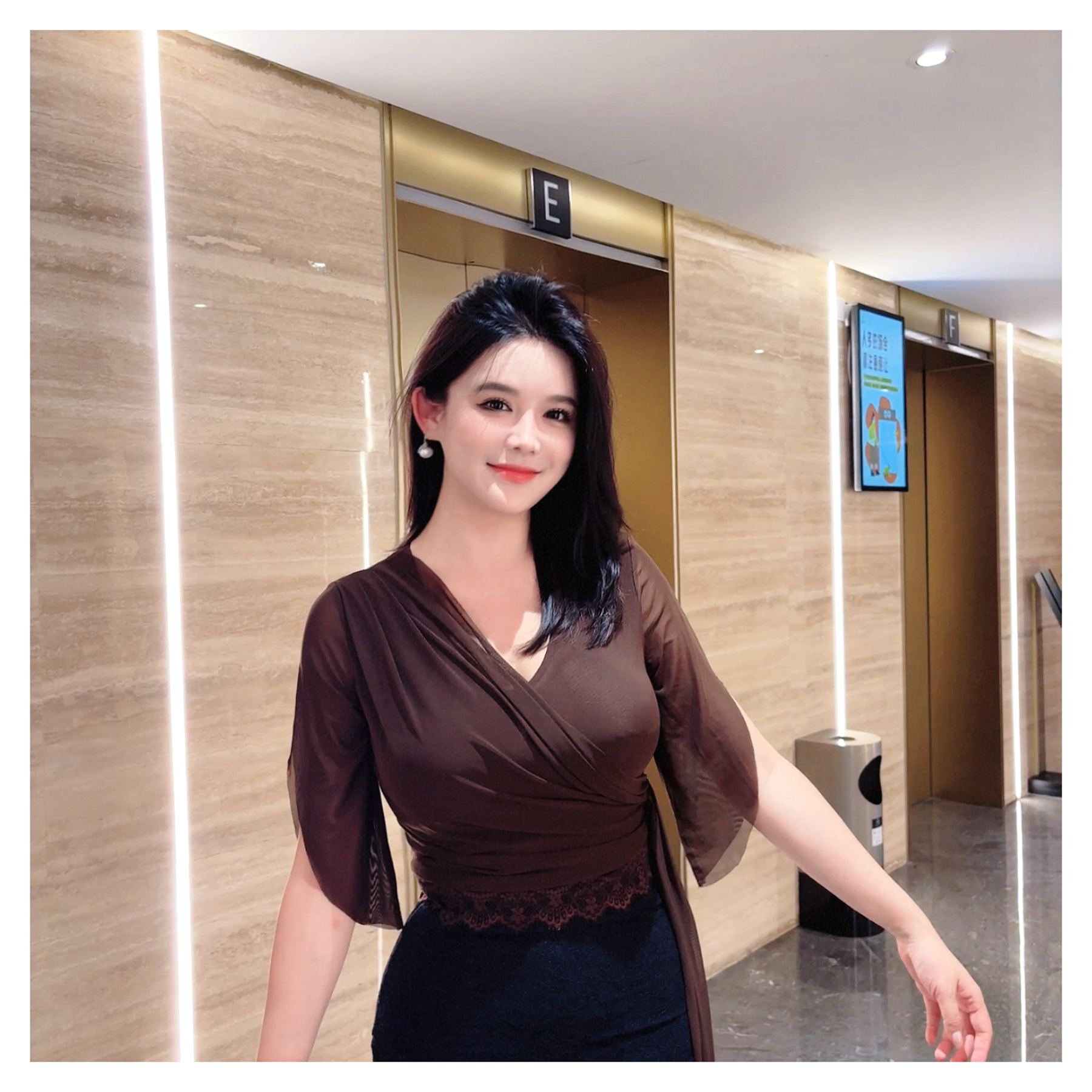 浅纱云 甜辣风性感气质时尚休闲高弹显瘦蕾丝边v领短袖上衣G230
