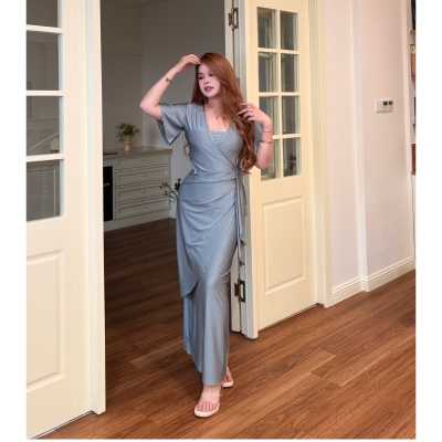 微光蓝调 法式复古不规则挡片V领设计感优雅飘带短袖连衣裙G178