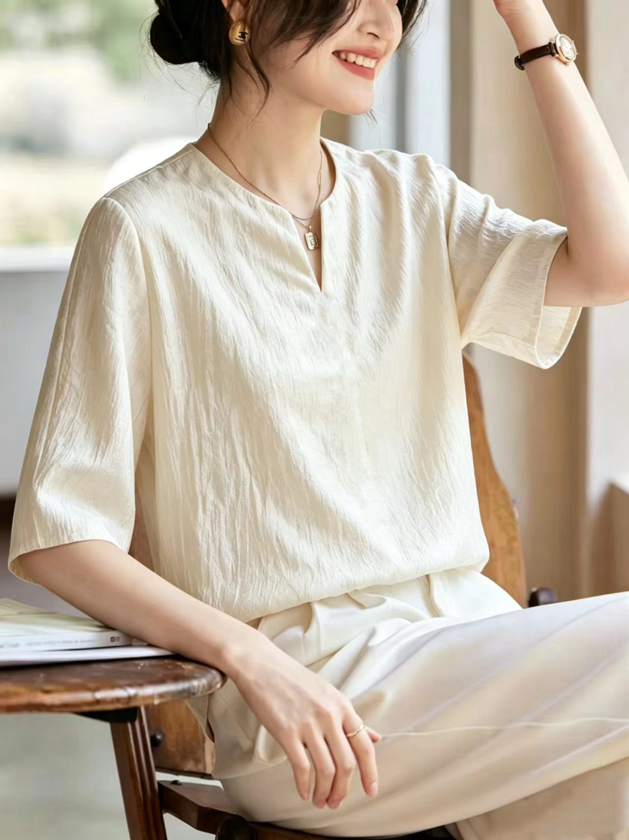 2026夏季新款女装白色短袖衬衫简约宽松版型春秋款