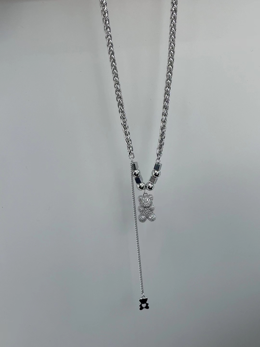 微镶锆石小熊吊坠项链ins小众设计感时尚百搭冷淡风圆珠毛衣链