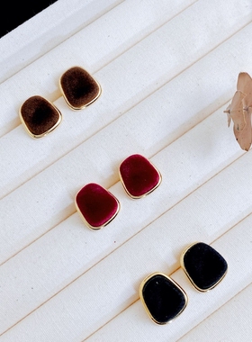 2025新爆款复古红色丝绒几何耳钉女轻奢高级感耳环气质百搭耳好看