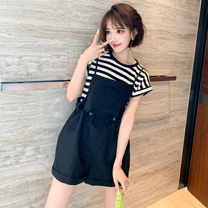 MIUCO学院风条纹T恤+细肩带收腰背带短裤套装女2023