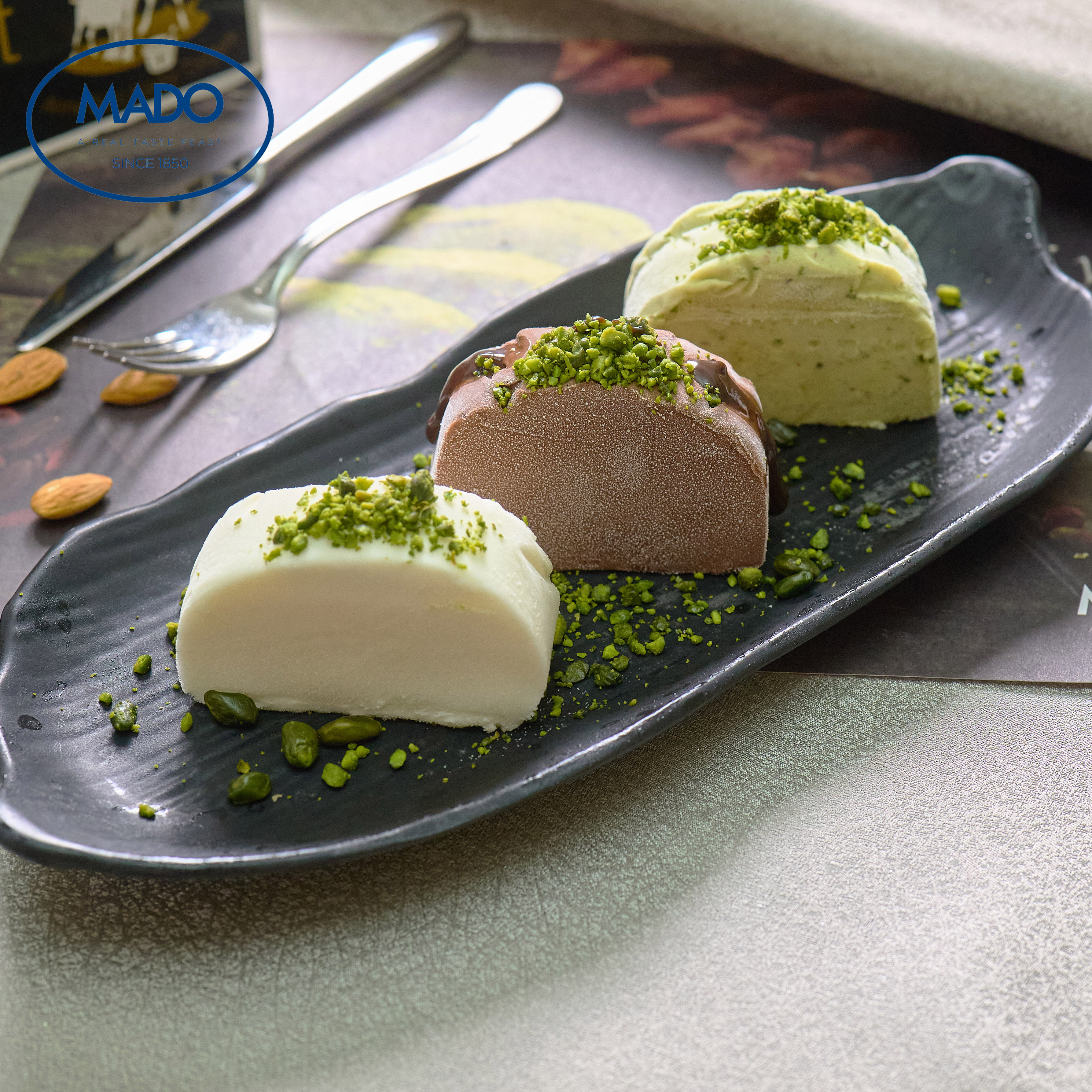 土耳其进口mado玛度冰淇淋-缤纷系列(香草味,开心果味,焦糖味)