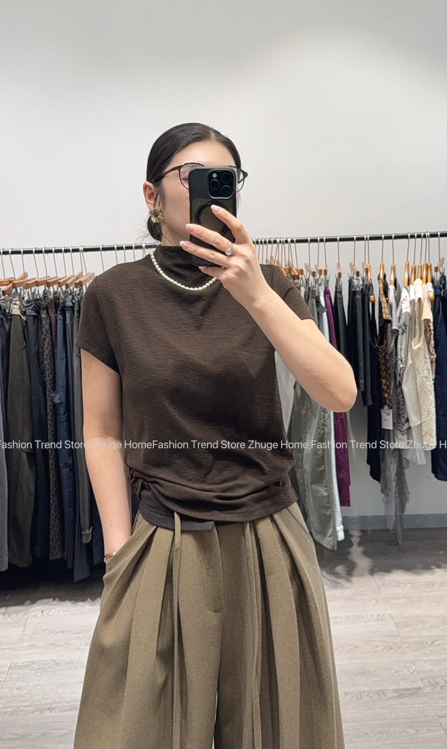 老钱风半高领短袖T恤女欧货2026秋款设计感后背纽扣简约减龄上衣