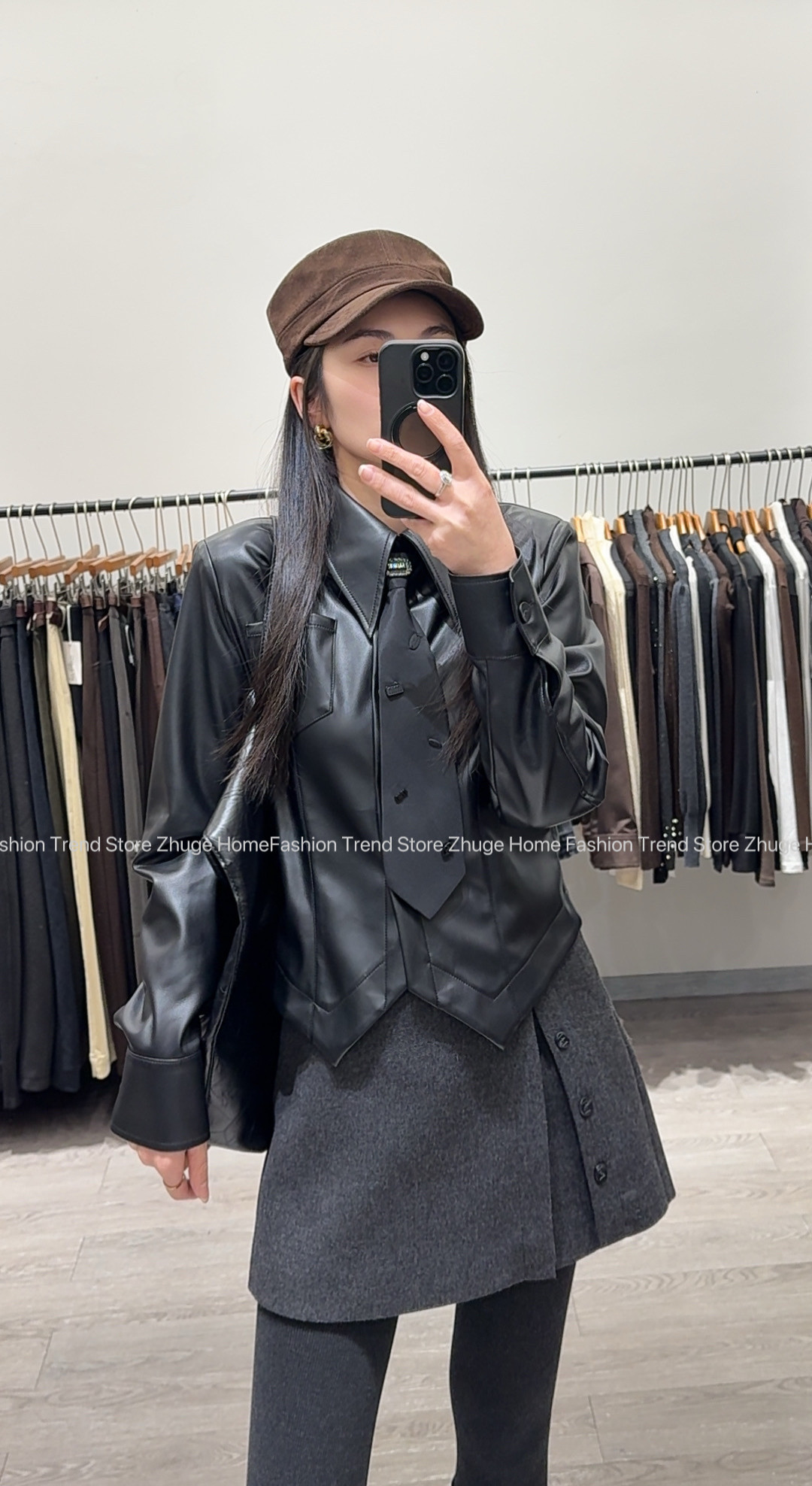 欧洲站2025秋冬领带衬衫黑色短款蛋白皮女宽松翻领酷飒外套高级感,女装/女士精品,衬衫,淘宝优惠券,粉丝福利购,淘宝优惠卷