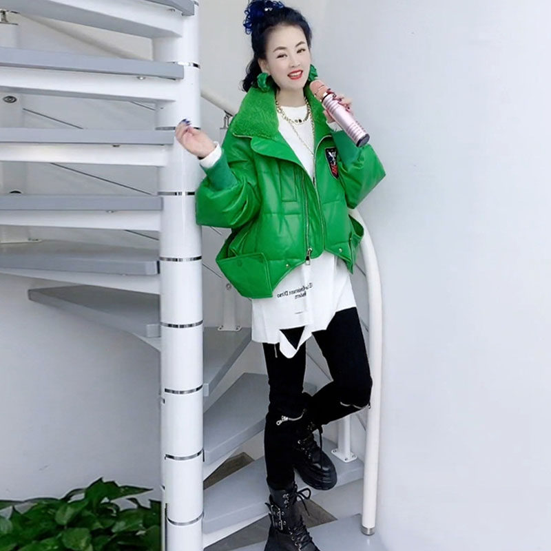 秋佳私橱服装抖音同款新女潮流时尚气质洋气绿色棉服外套冬季新款