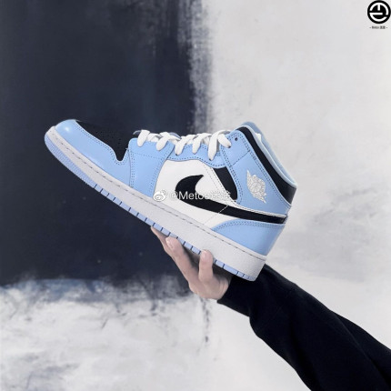 Air Jordan 1 Mid 女子新款宝贝白蓝色AJ1中帮篮球鞋 555112-401