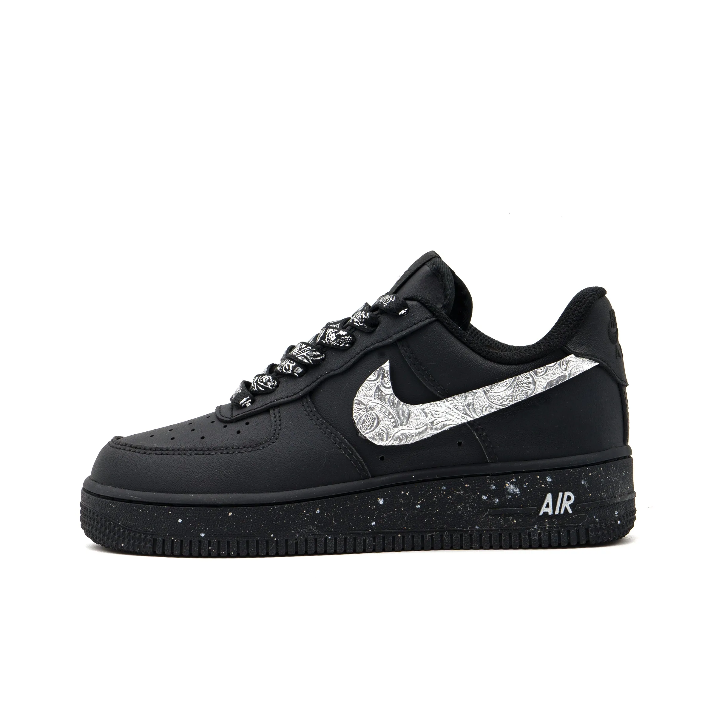 迷途定制球鞋 Nike Air Force 1 浮雕印花黑银男女款低帮空军一号