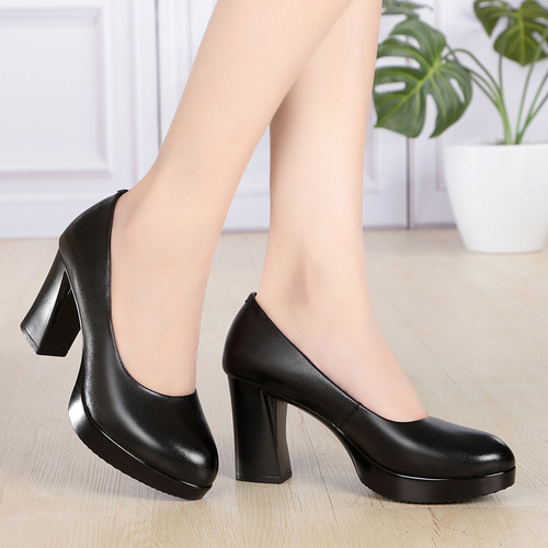 高跟鞋不累脚粗跟软皮女皮鞋轻便