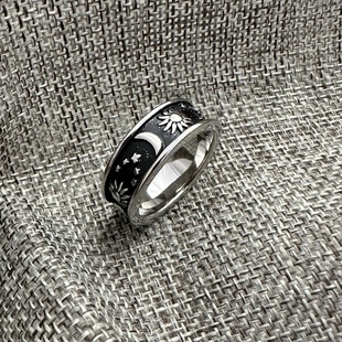 原创设计日月星辰戒指男女生时尚钛钢小众嘻哈复古轻奢情侣对戒指