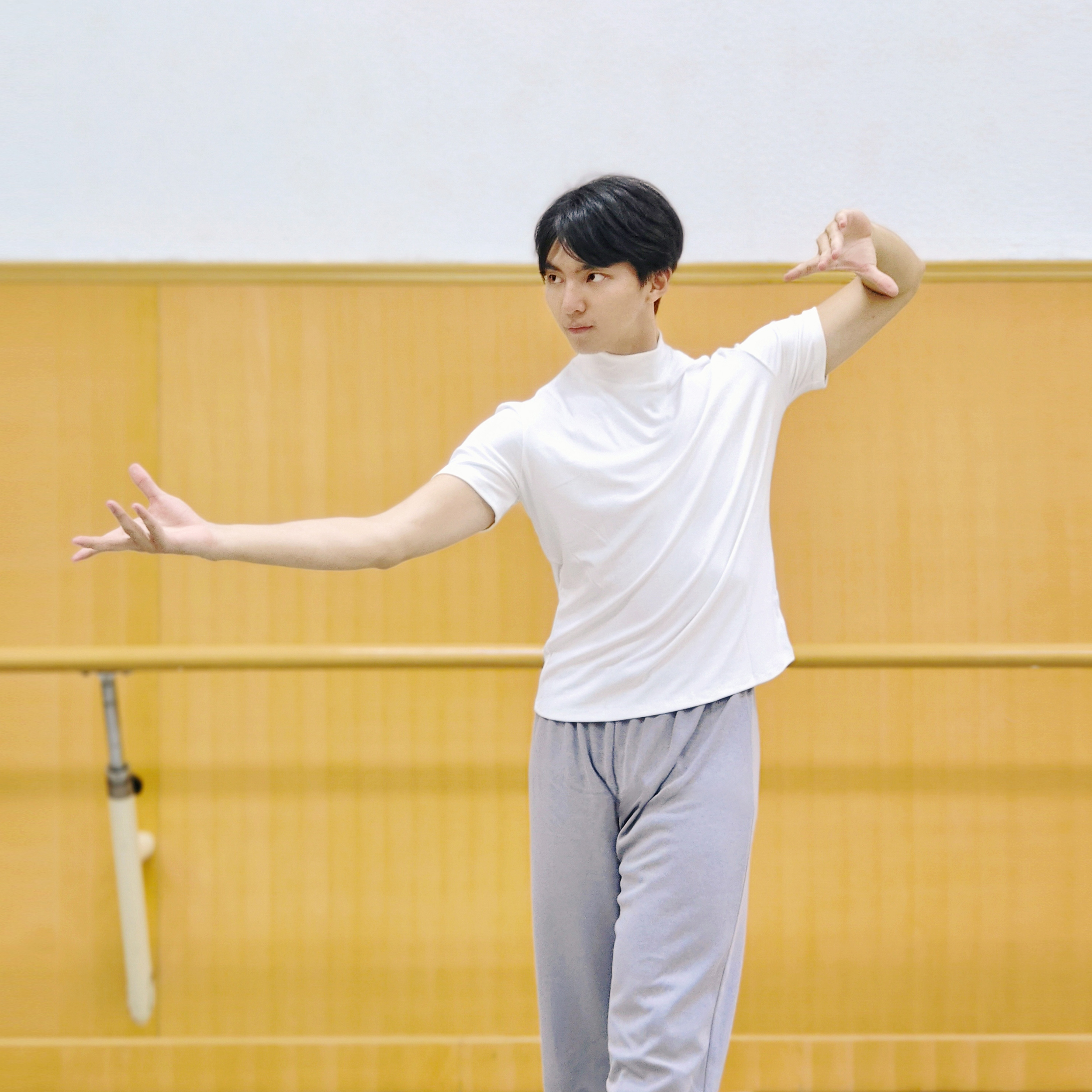 现代舞蹈练功服男士黑色小高领修身T恤基训芭蕾古典短袖爵士瑜伽