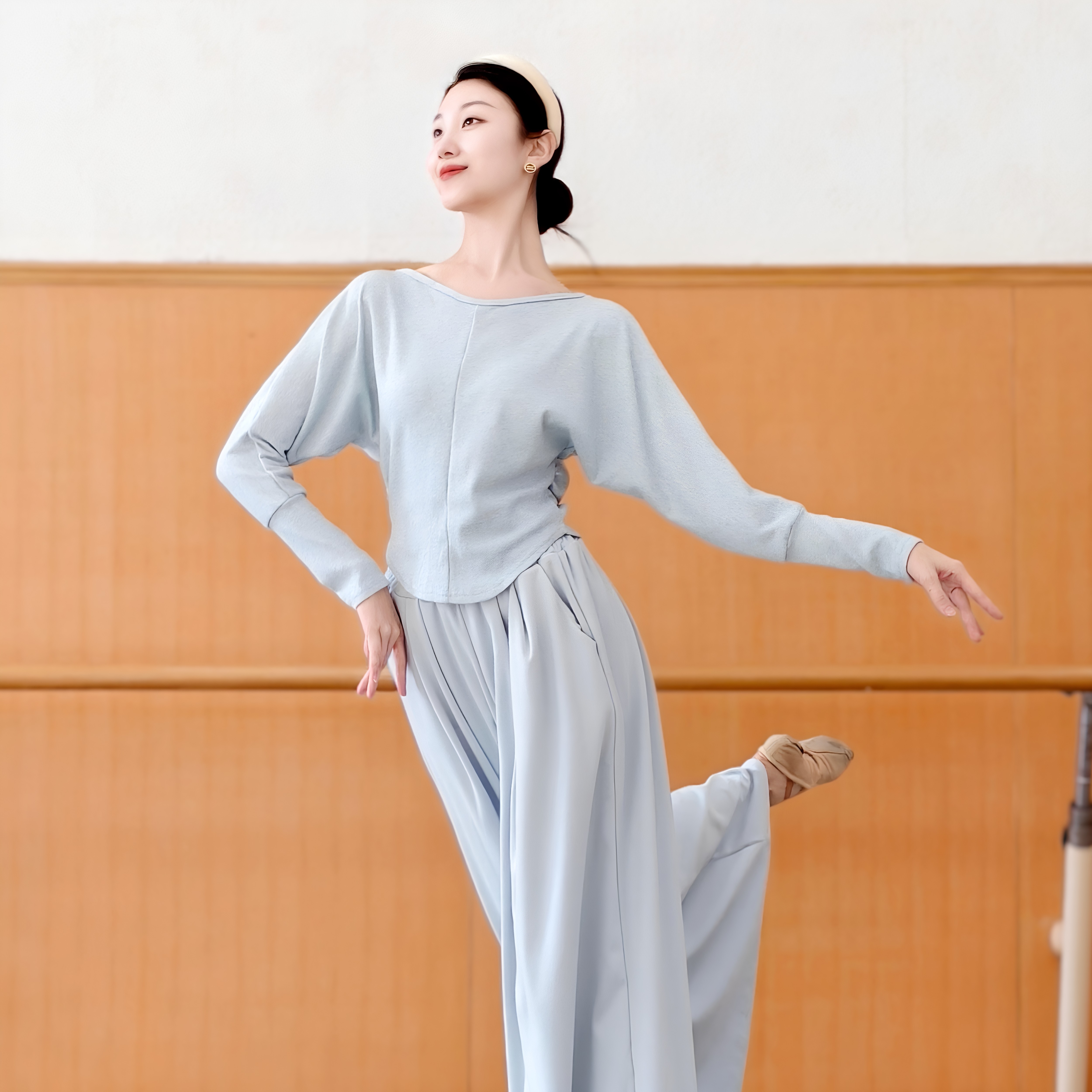 现代舞春秋蝙蝠袖上衣一字领收腰显瘦练功服中国古典舞瑜伽日常穿