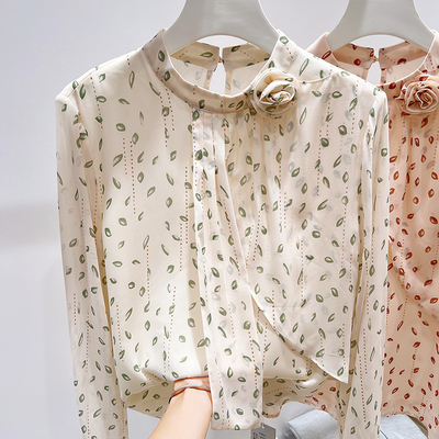 2025新款法式气质显瘦立领花朵装饰印花套头长袖雪纺衫女秋季