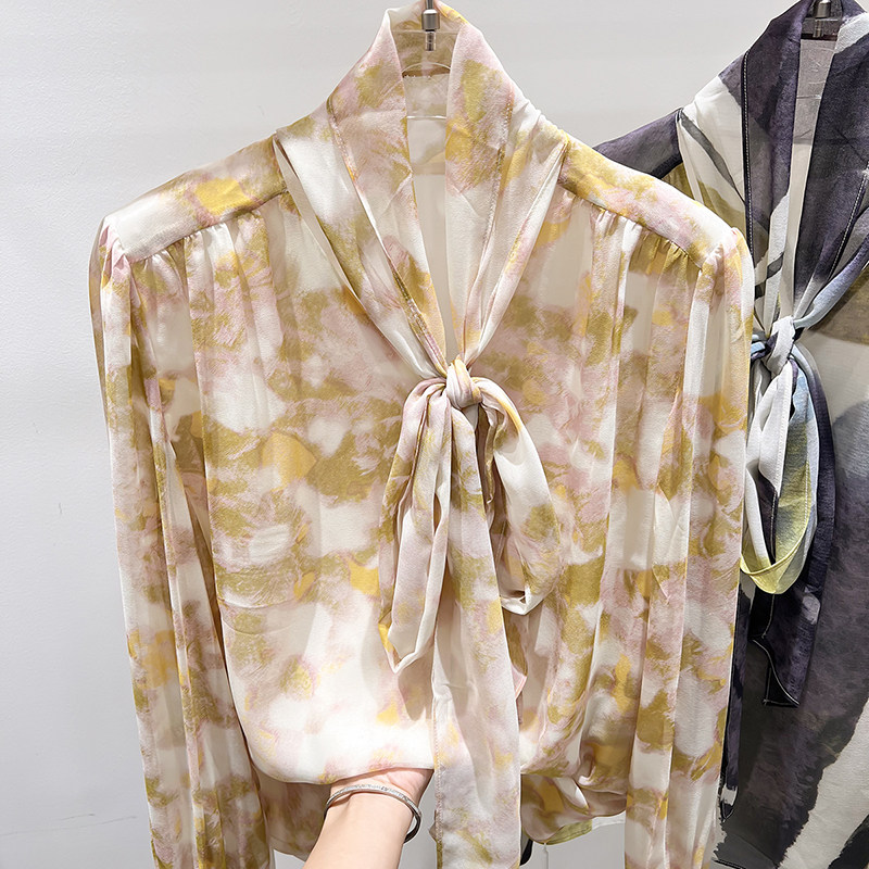 2026新款法式复古显瘦V领系带印花套头长袖雪纺衫女春季薄款上衣