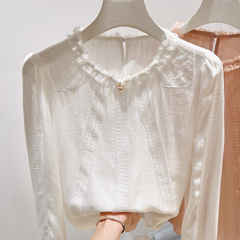 2026新款法式气质显瘦圆领蕾丝拼接花边钉珠套头长袖雪纺衫女春季