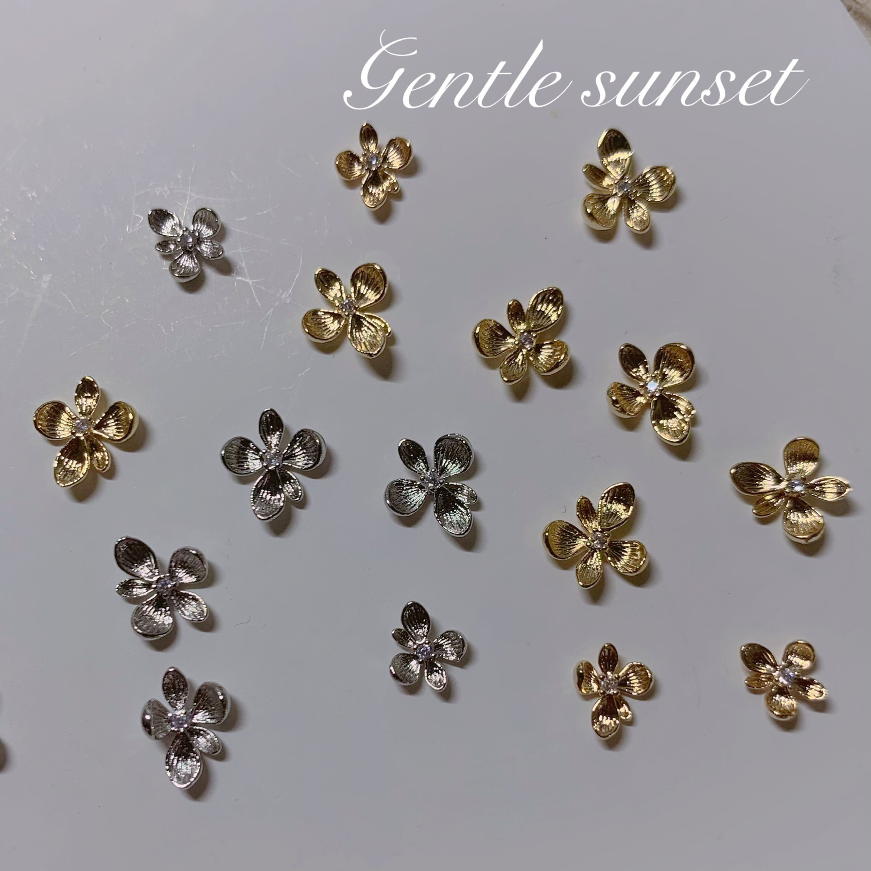 素手缘美甲锆石指甲钻饰小花花穿戴甲装饰铜镶锆镀金钻金银色锆石,彩妆/香水/美妆工具,指甲装饰,淘宝优惠券,粉丝福利购,淘宝优惠卷