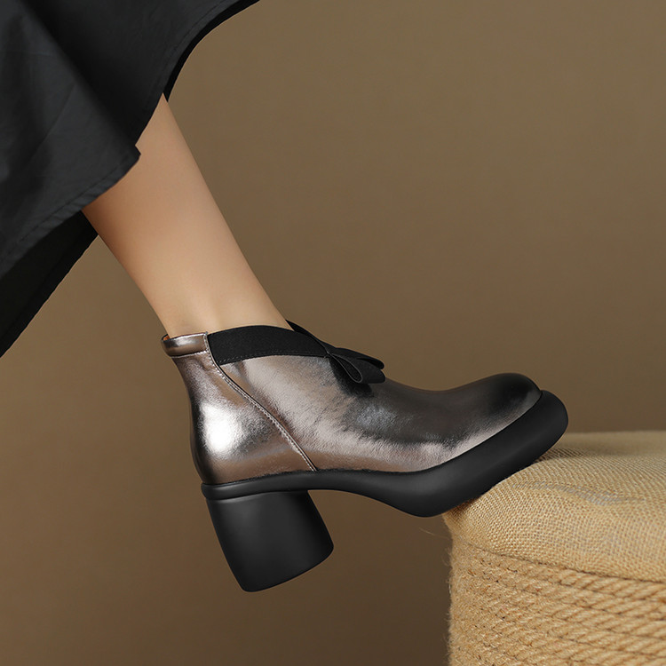 小众Amázing真皮粗跟短靴女