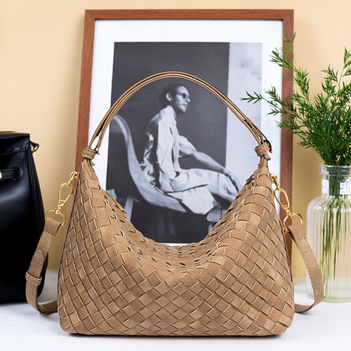 日常搭配都市简约饺子包大容量包