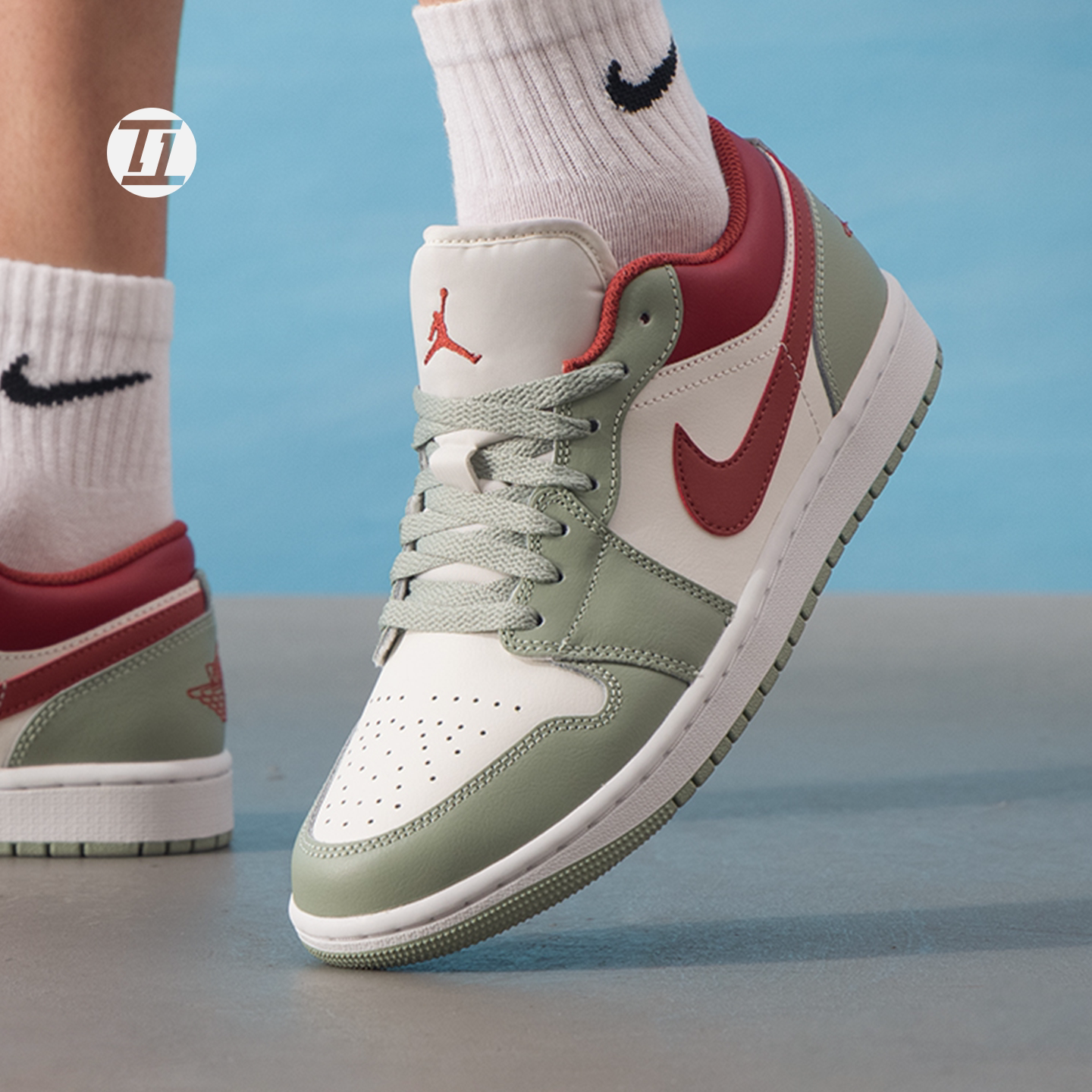 AirJordan1低帮系带篮球鞋