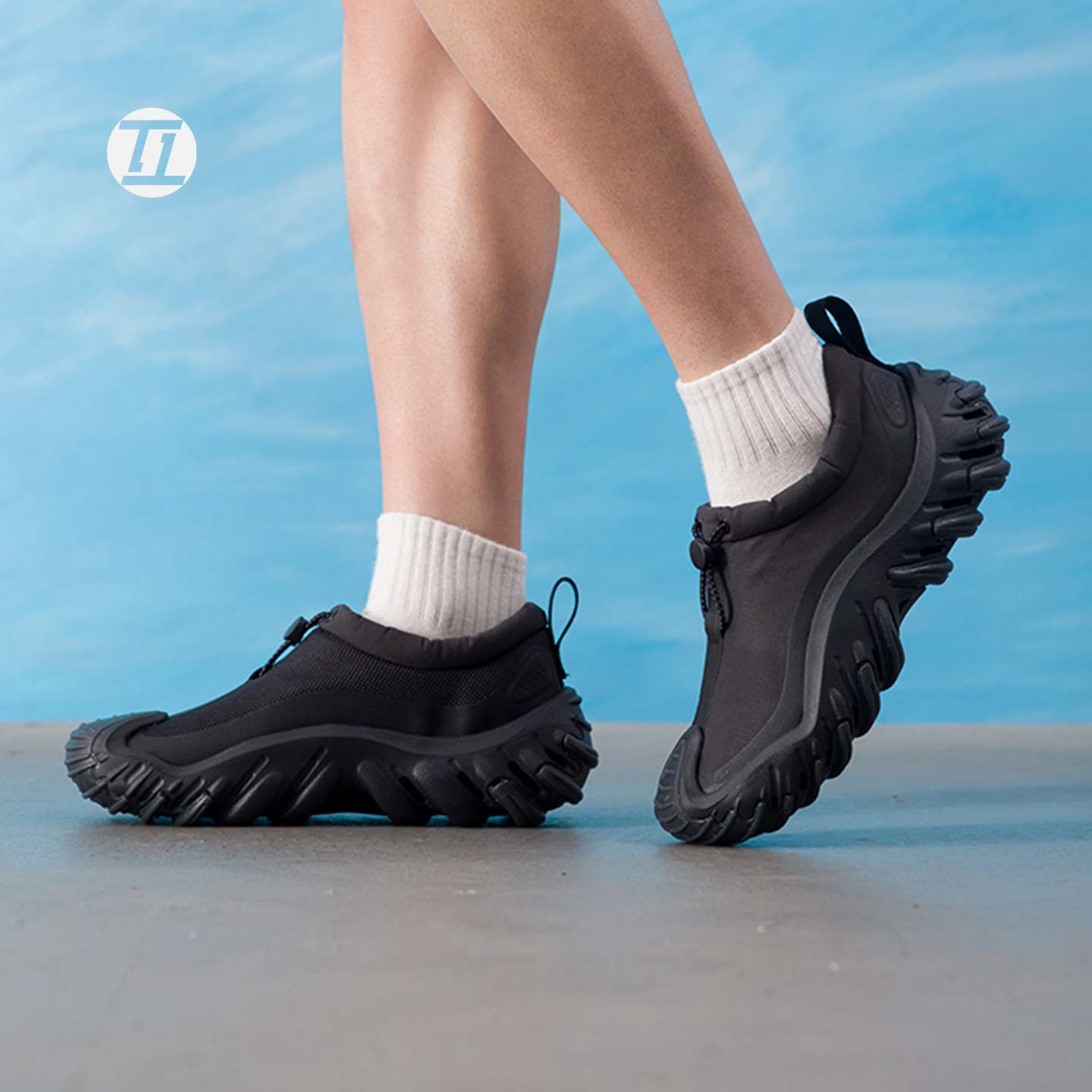 卡骆驰/Crocs黑色男款飓风波波鞋
