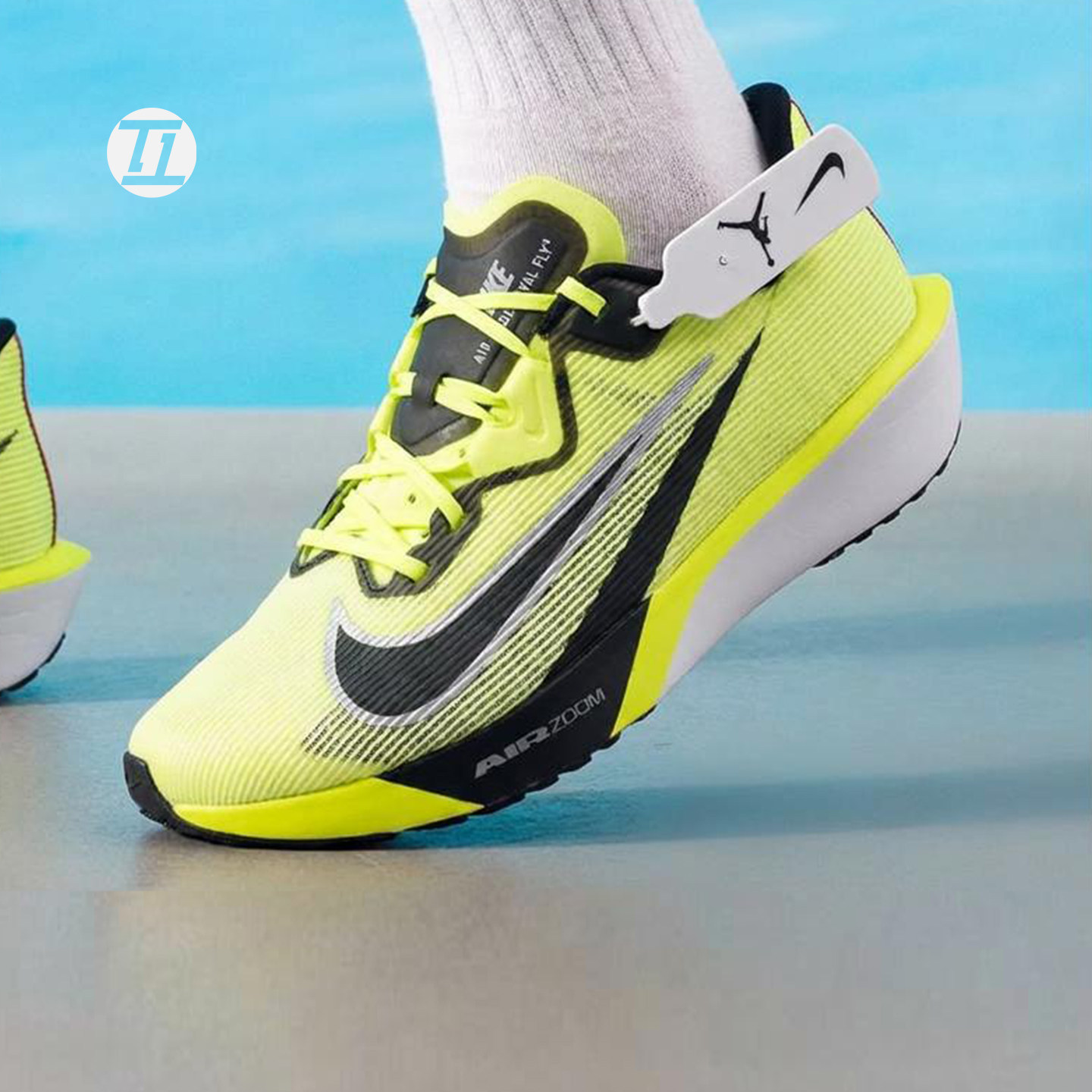 NIKEAIRZOOMRIVALFLY4跑鞋