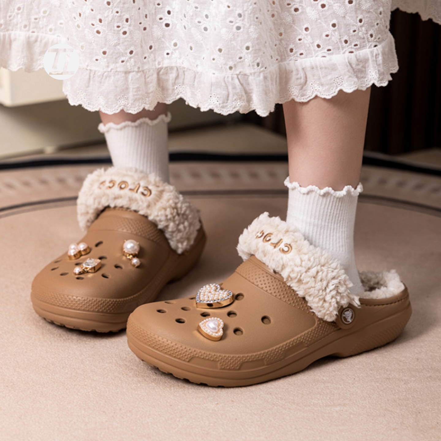 CROCS卡骆驰羊茸加绒保暖洞洞鞋