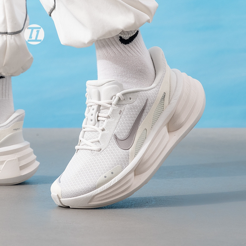 NIKECOMFORTRIDEEASYON跑步鞋