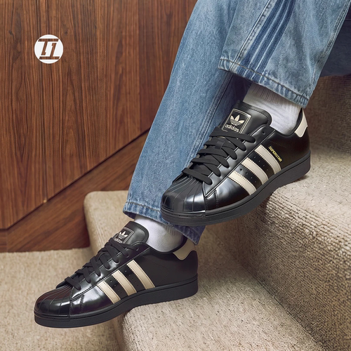 Adidas三叶草贝壳头板鞋