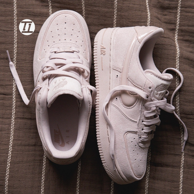 NIKEAIRFORCE1粉色运动鞋