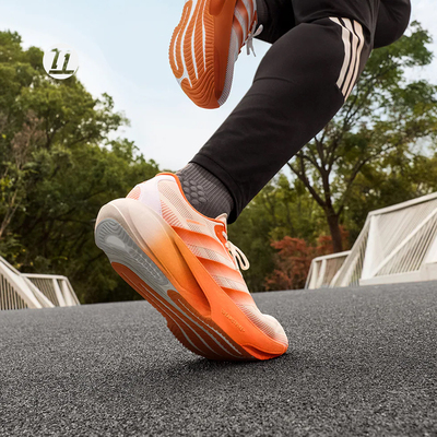 阿迪达斯超轻运动跑步鞋