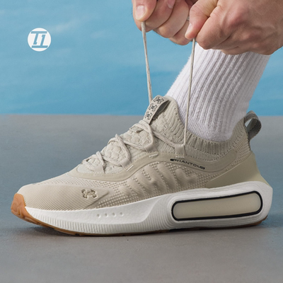 安德玛Phantom4运动跑鞋