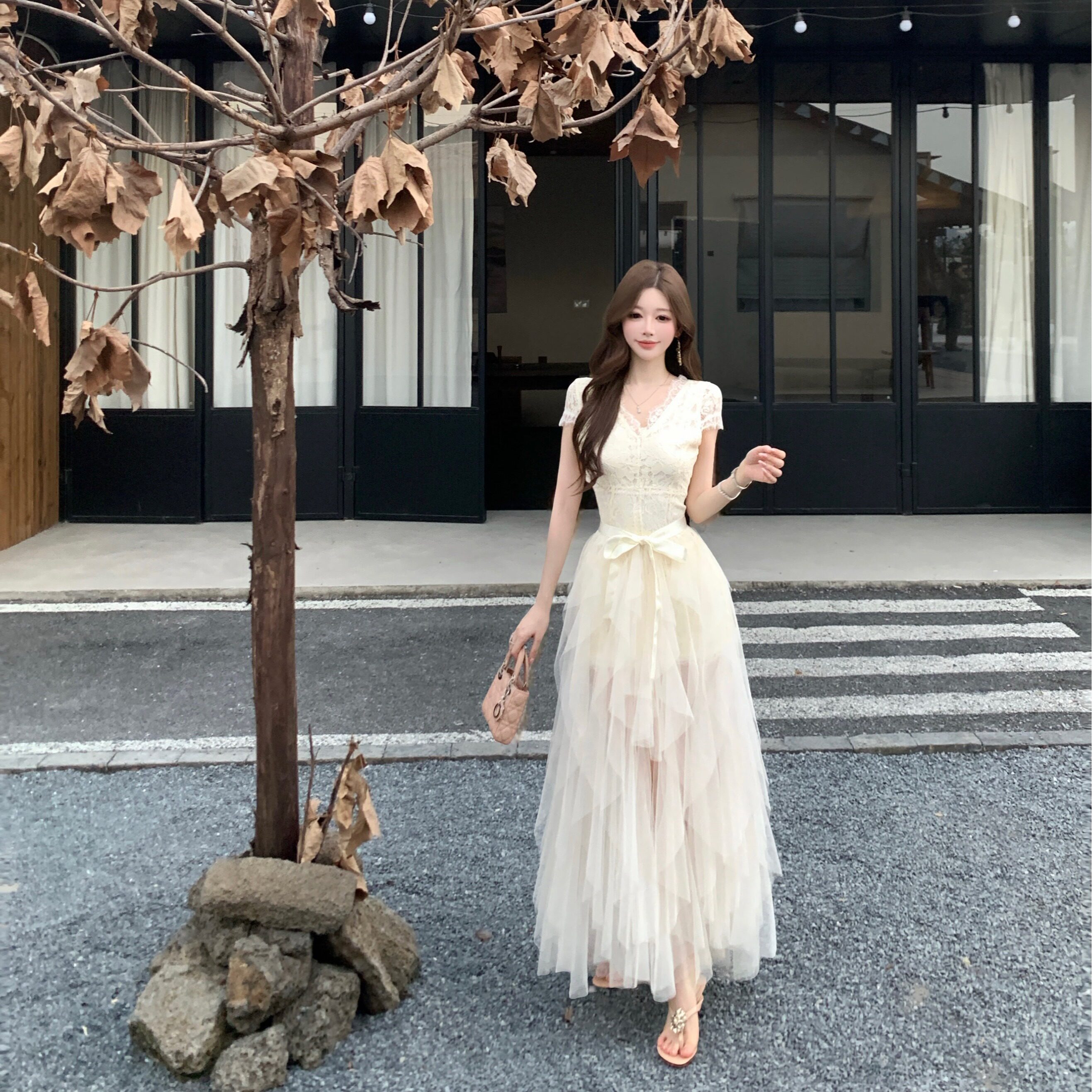 纯欲法式甜美古早复古V领蕾丝网连衣裙